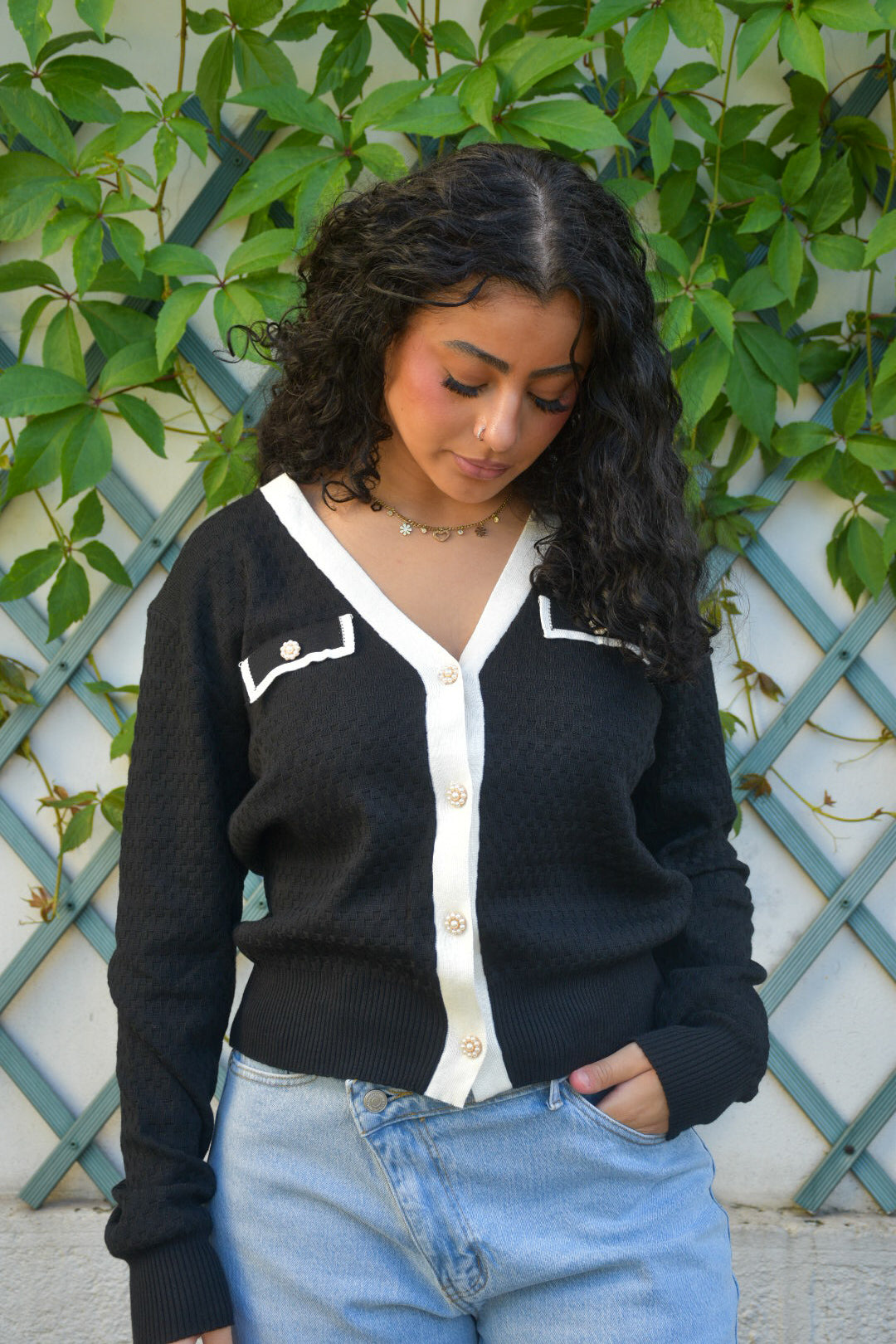 Gilet maille noir & blanc à boutons perles