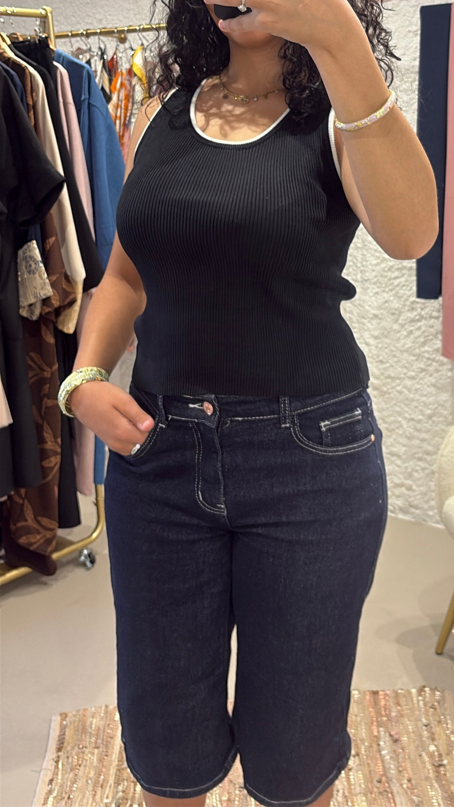 Top black & White