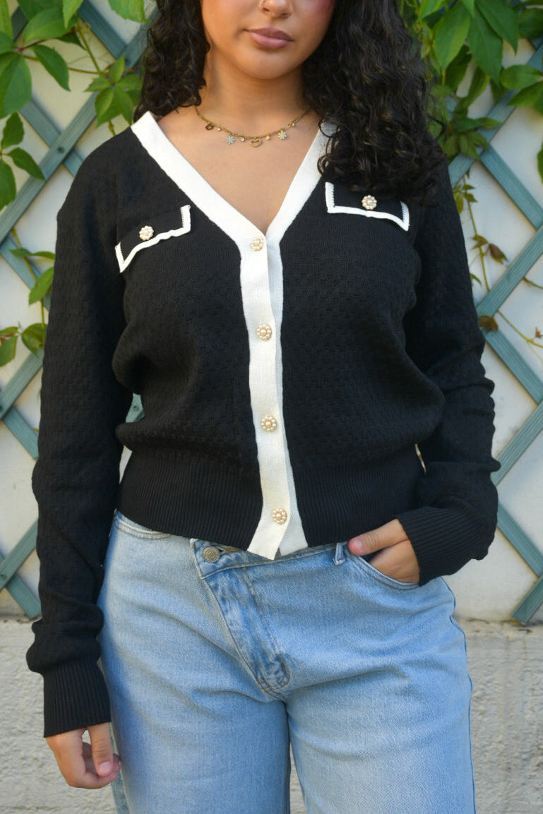 Gilet maille noir & blanc à boutons perles