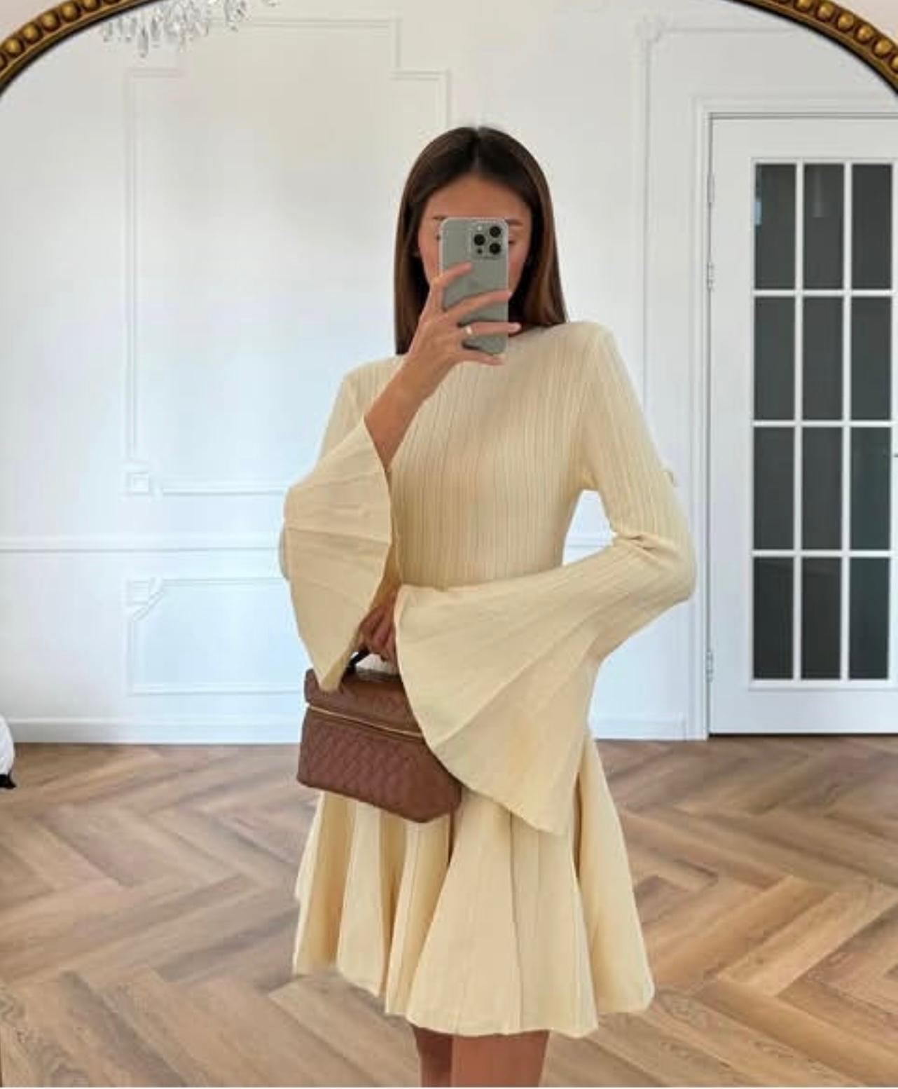 Robe Beige Élégante